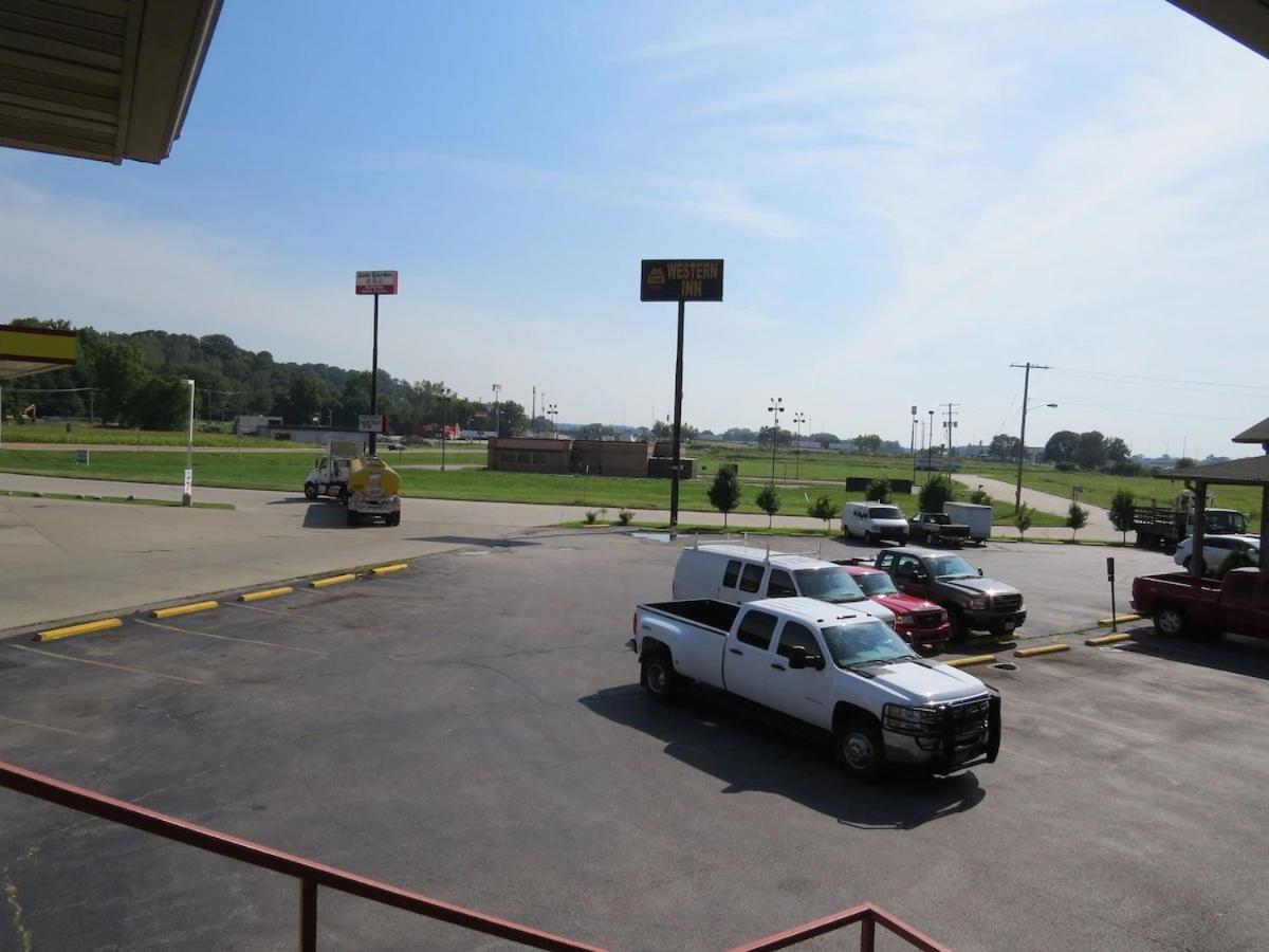First Western Inn Caseyville Exterior foto